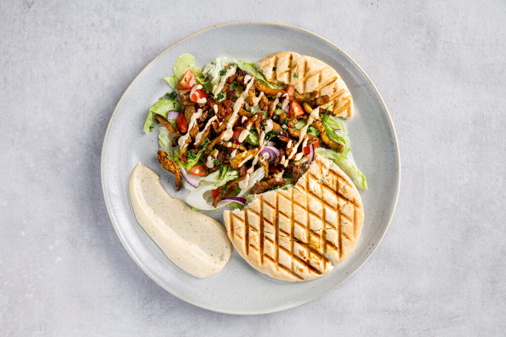 pita shoarma met Hela Knoflooksaus met Groene Kruiden