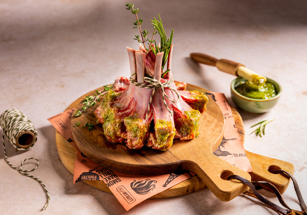 Gemarineerde lamskroon met Hela Kruidenolie Café de Paris