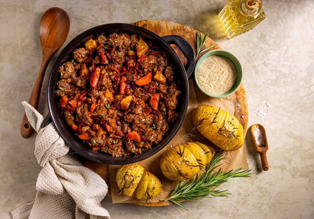 Stoofvlees met Hasselback aardappelen met Hela Spekpoeder