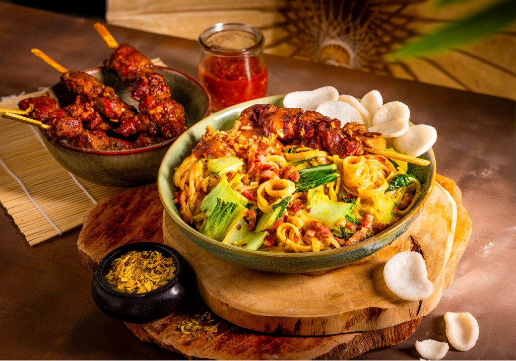 bami goreng met varkensaté