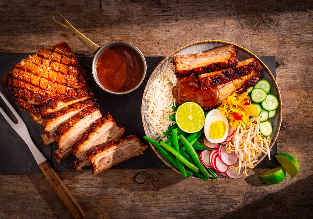 Gado Gado met licht pikante Satésaus en krokante buikspek